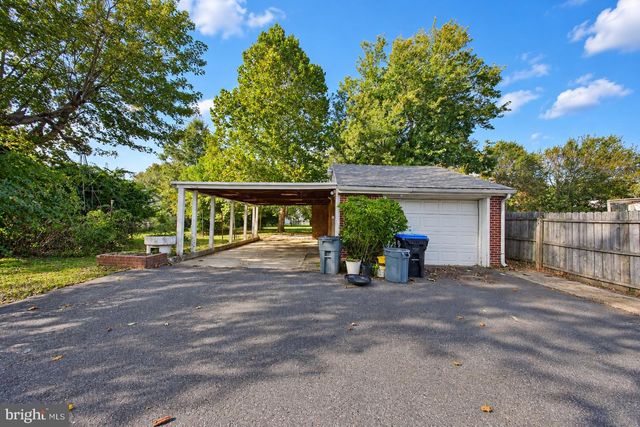 1704 MEETINGHOUSE RD, Upper Chichester, PA 19061