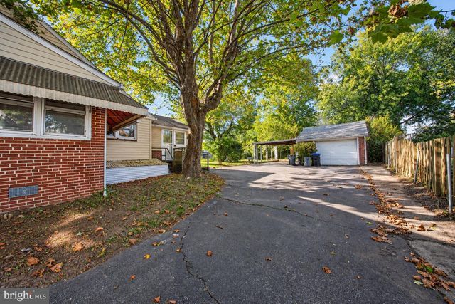 1704 MEETINGHOUSE RD, Upper Chichester, PA 19061