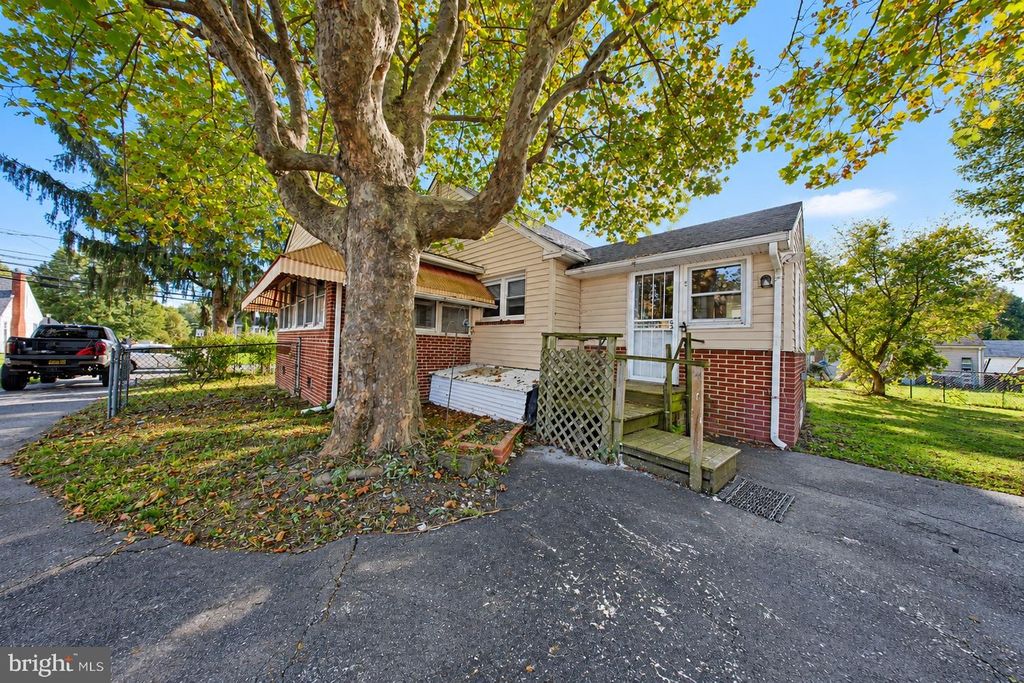1704 MEETINGHOUSE RD, UPPER CHICHESTER, PA 19061 — photo 2