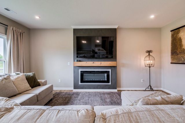 2088 Harvest Meadows Avenue, Batavia, OH 45103