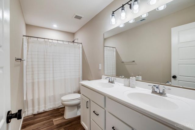 2088 Harvest Meadows Avenue, Batavia, OH 45103