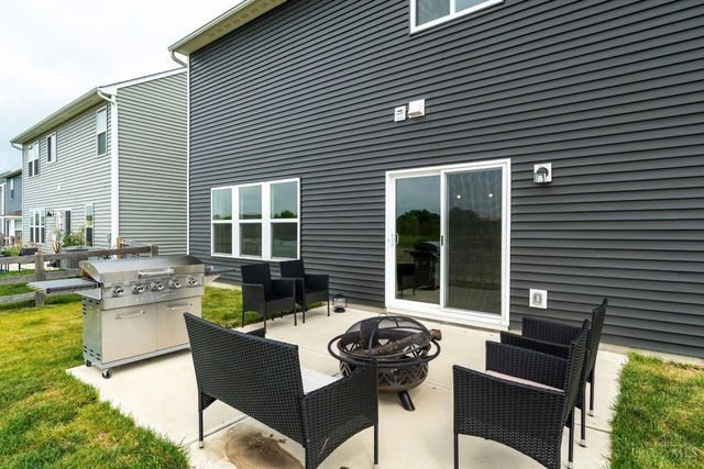 2088 Harvest Meadows Avenue, Batavia, OH 45103