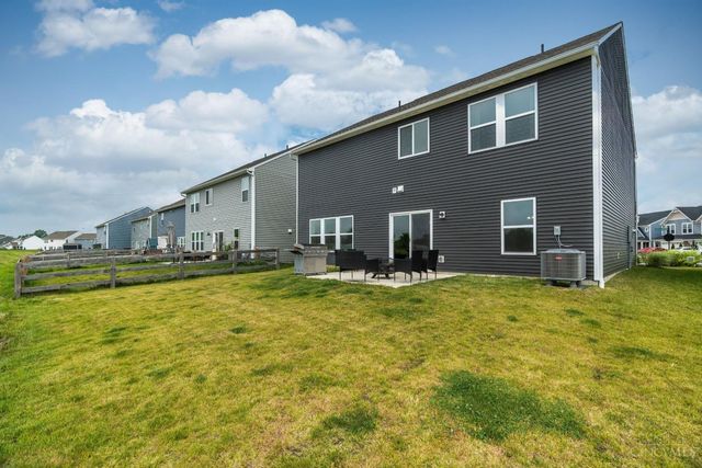 2088 Harvest Meadows Avenue, Batavia, OH 45103