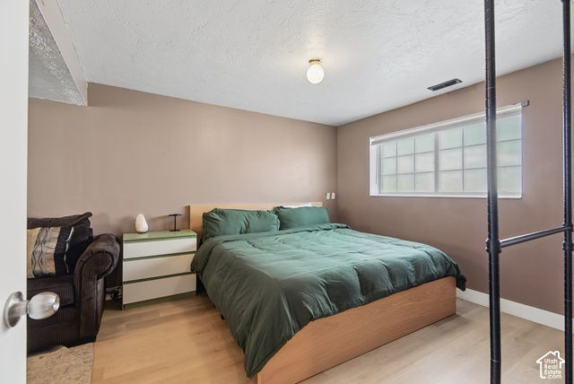 1165 W BRANDONWOOD DR, Murray, UT 84123