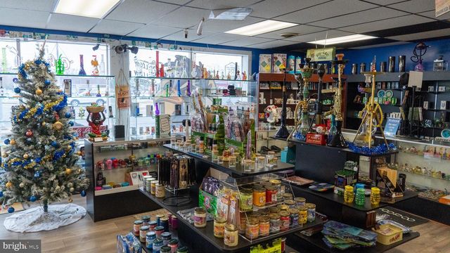 FIRST STATE VAPE LLC 470 N DUPONT HWY, Dover, DE 19901