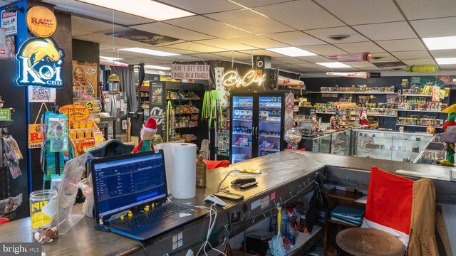 FIRST STATE VAPE LLC 470 N DUPONT HWY, Dover, DE 19901