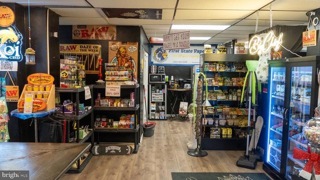 FIRST STATE VAPE LLC 470 N DUPONT HWY, Dover, DE 19901