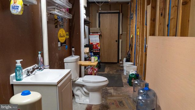 FIRST STATE VAPE LLC 470 N DUPONT HWY, Dover, DE 19901