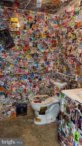 FIRST STATE VAPE LLC 470 N DUPONT HWY, Dover, DE 19901