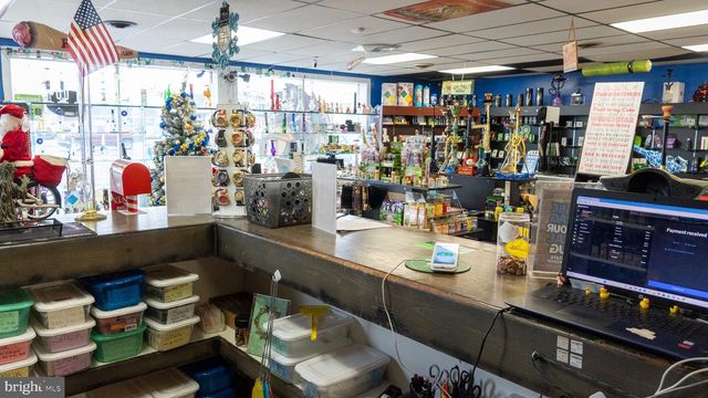 FIRST STATE VAPE LLC 470 N DUPONT HWY, Dover, DE 19901