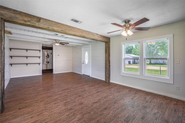 604 Fordtrand Street, Ellinger, TX 78938