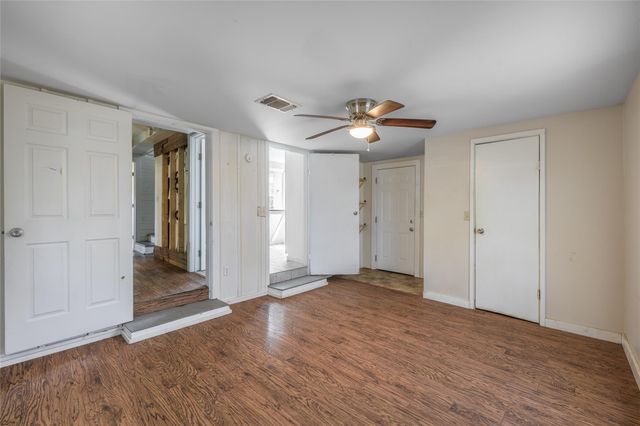 604 Fordtrand Street, Ellinger, TX 78938