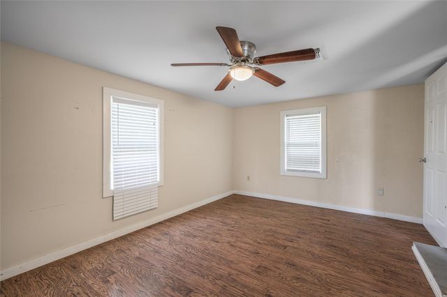 604 Fordtrand Street, Ellinger, TX 78938