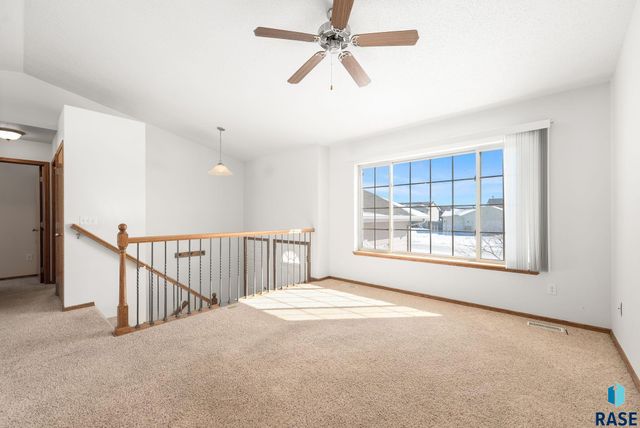 4613 S Grinnell Ave Avenue, Sioux Falls, SD 57106