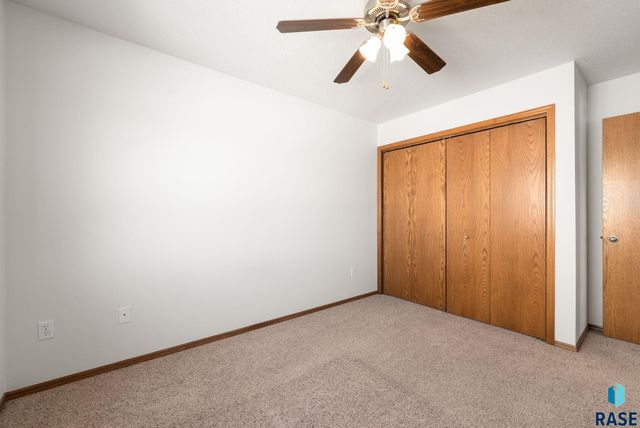 4613 S Grinnell Ave Avenue, Sioux Falls, SD 57106