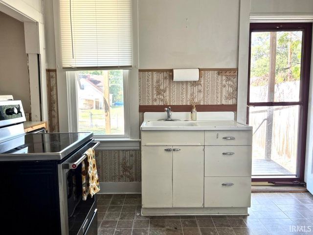 3224 Broadway, Fort Wayne, IN 46807