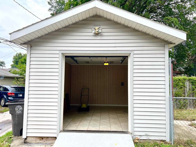 3224 Broadway, Fort Wayne, IN 46807