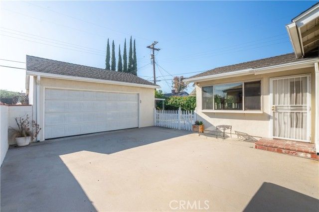 19218 Schoolcraft, Reseda (los Angeles), CA 91335