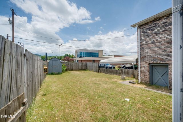 308 East Cottage Avenue, Elizabethton, TN 37643