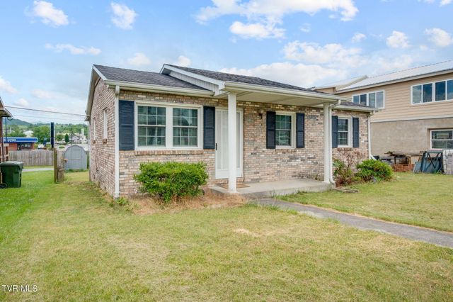 308 East Cottage Avenue, Elizabethton, TN 37643