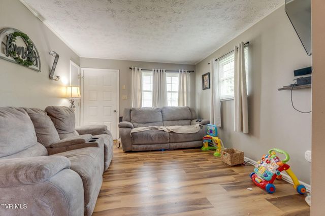 308 East Cottage Avenue, Elizabethton, TN 37643