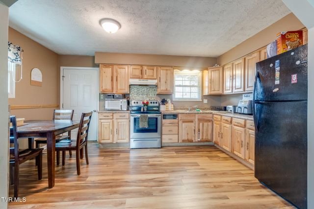 308 East Cottage Avenue, Elizabethton, TN 37643