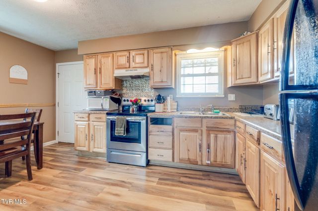 308 East Cottage Avenue, Elizabethton, TN 37643