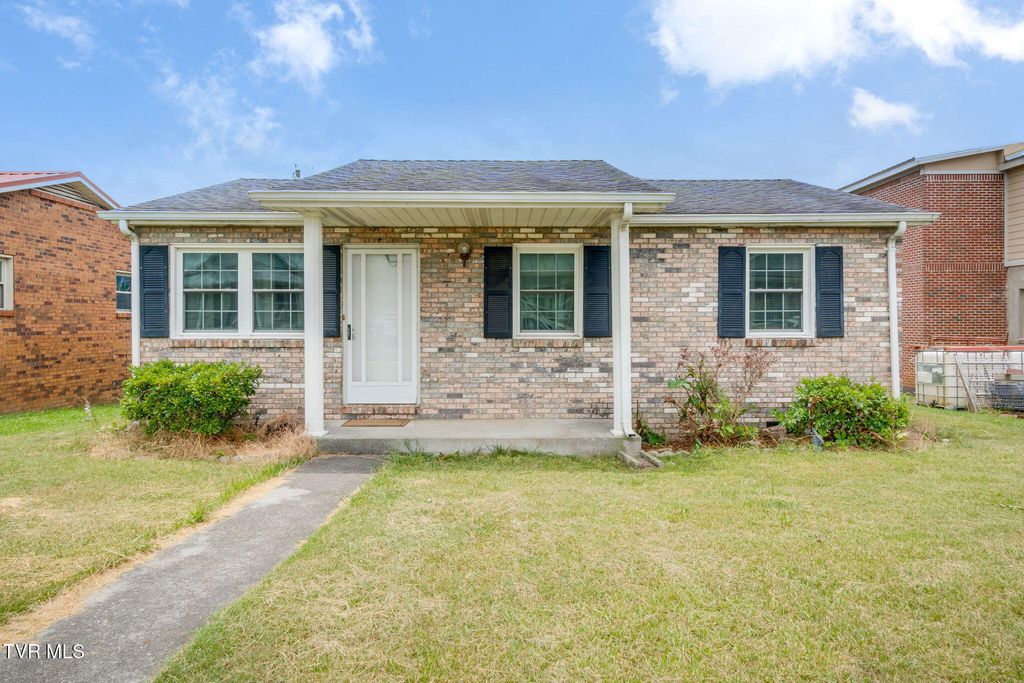 308 East Cottage Avenue, Elizabethton, TN 37643