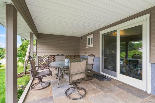 33 Dorchester Drive, Yonkers, NY 10710