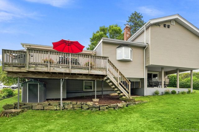 33 Dorchester Drive, Yonkers, NY 10710
