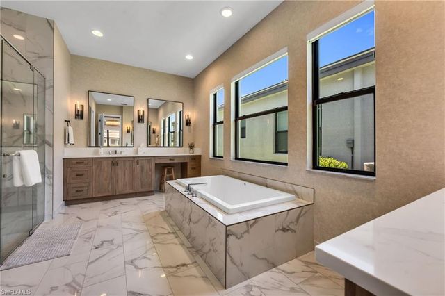 20309 Fair Oak LN, Estero, FL 33928