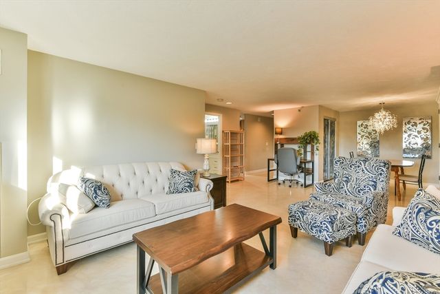 44 Elm St 306, Worcester, MA 01609