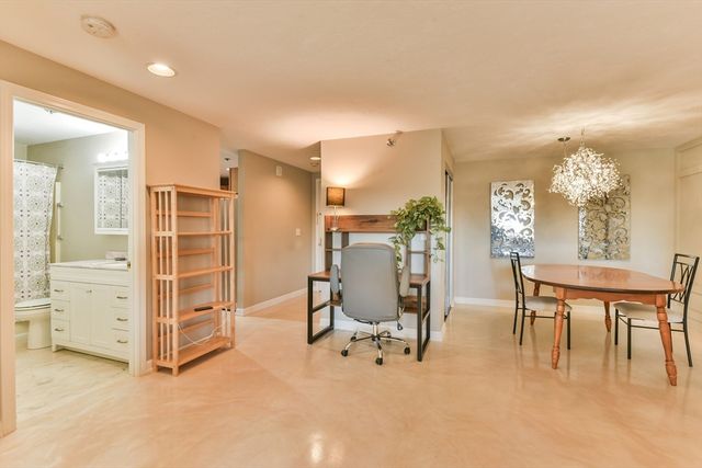 44 Elm St 306, Worcester, MA 01609