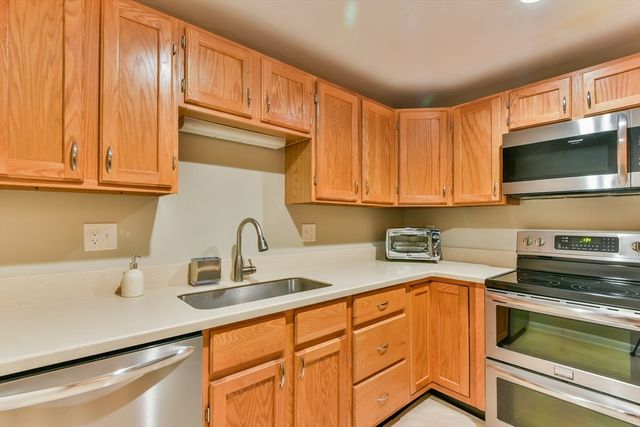 44 Elm St 306, Worcester, MA 01609