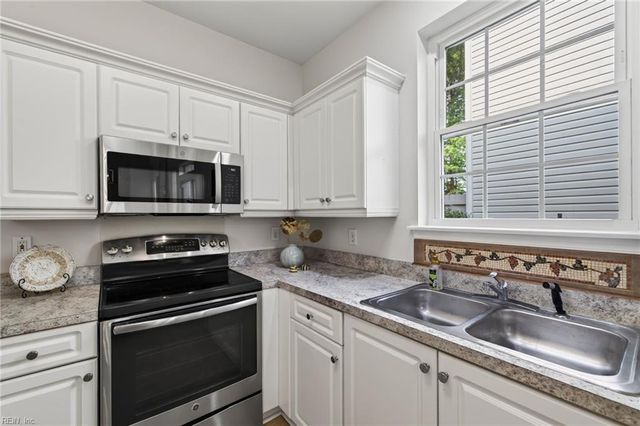 1715 Woodmill ST, Chesapeake, VA 23320