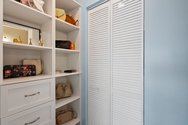 6940 SE Constitution Boulevard 206, Hobe Sound, FL 33455