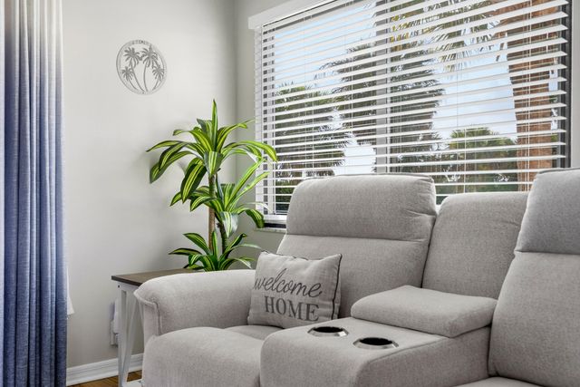 6940 SE Constitution Boulevard 206, Hobe Sound, FL 33455