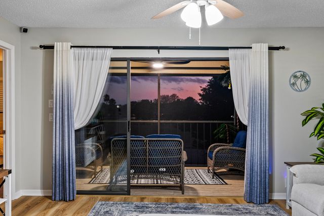 6940 SE Constitution Boulevard 206, Hobe Sound, FL 33455