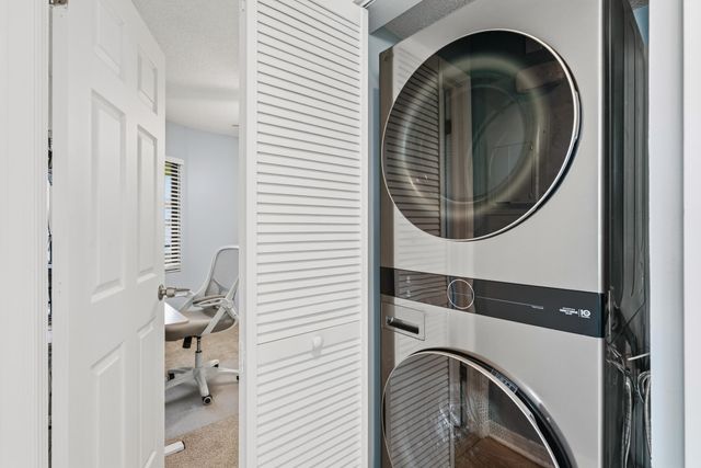 6940 SE Constitution Boulevard 206, Hobe Sound, FL 33455