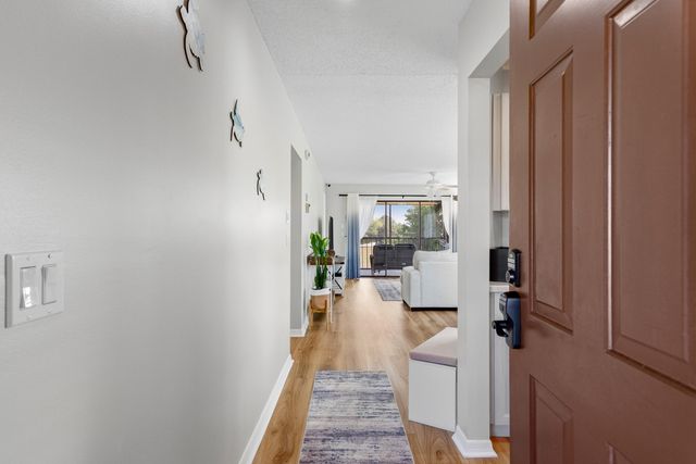 6940 SE Constitution Boulevard 206, Hobe Sound, FL 33455