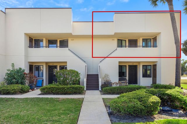 6940 SE Constitution Boulevard 206, Hobe Sound, FL 33455