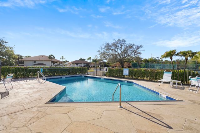 6940 SE Constitution Boulevard 206, Hobe Sound, FL 33455