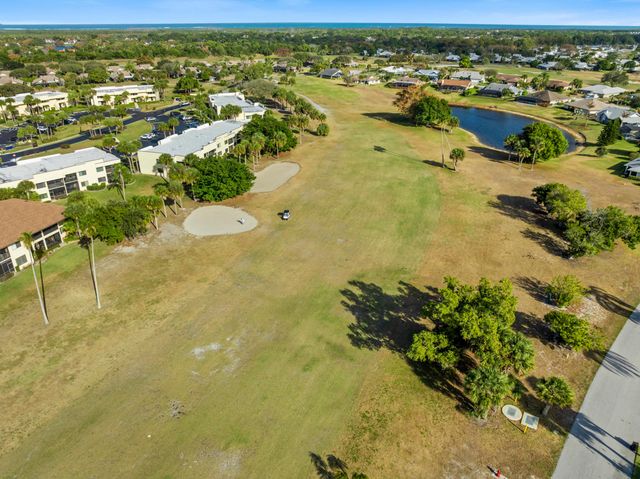 6940 SE Constitution Boulevard 206, Hobe Sound, FL 33455