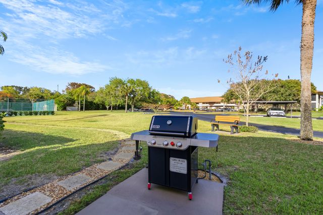 6940 SE Constitution Boulevard 206, Hobe Sound, FL 33455