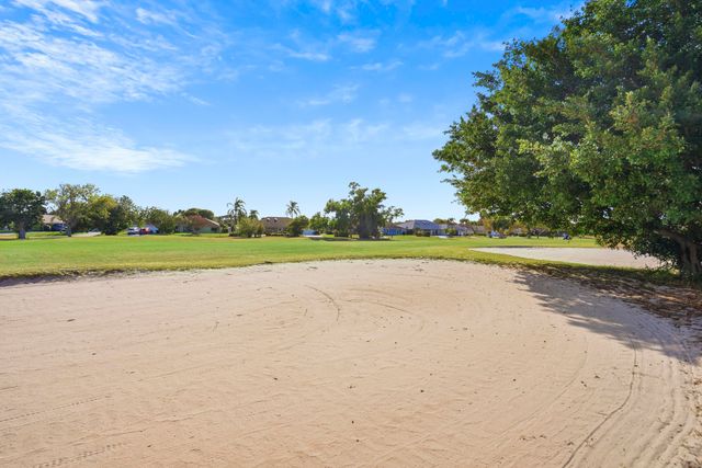 6940 SE Constitution Boulevard 206, Hobe Sound, FL 33455