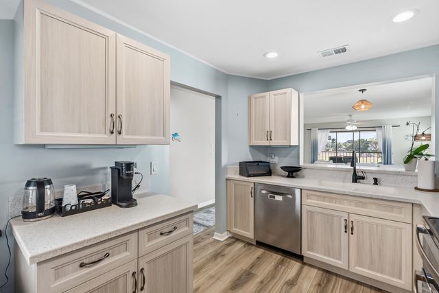 6940 SE Constitution Boulevard 206, Hobe Sound, FL 33455