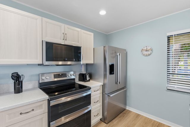 6940 SE Constitution Boulevard 206, Hobe Sound, FL 33455