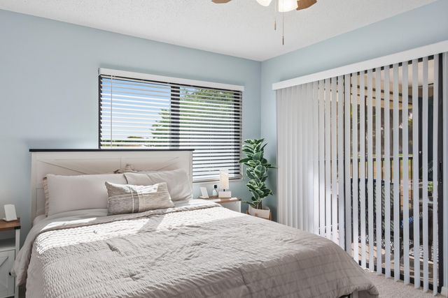 6940 SE Constitution Boulevard 206, Hobe Sound, FL 33455