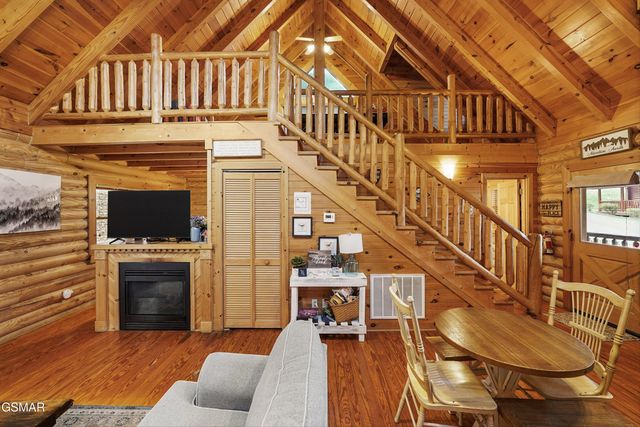 3205 Smoky Ridge Way, Sevierville, TN 37862