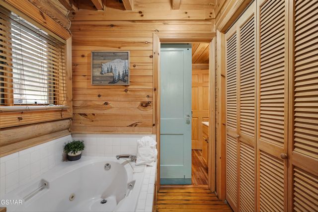 3205 Smoky Ridge Way, Sevierville, TN 37862